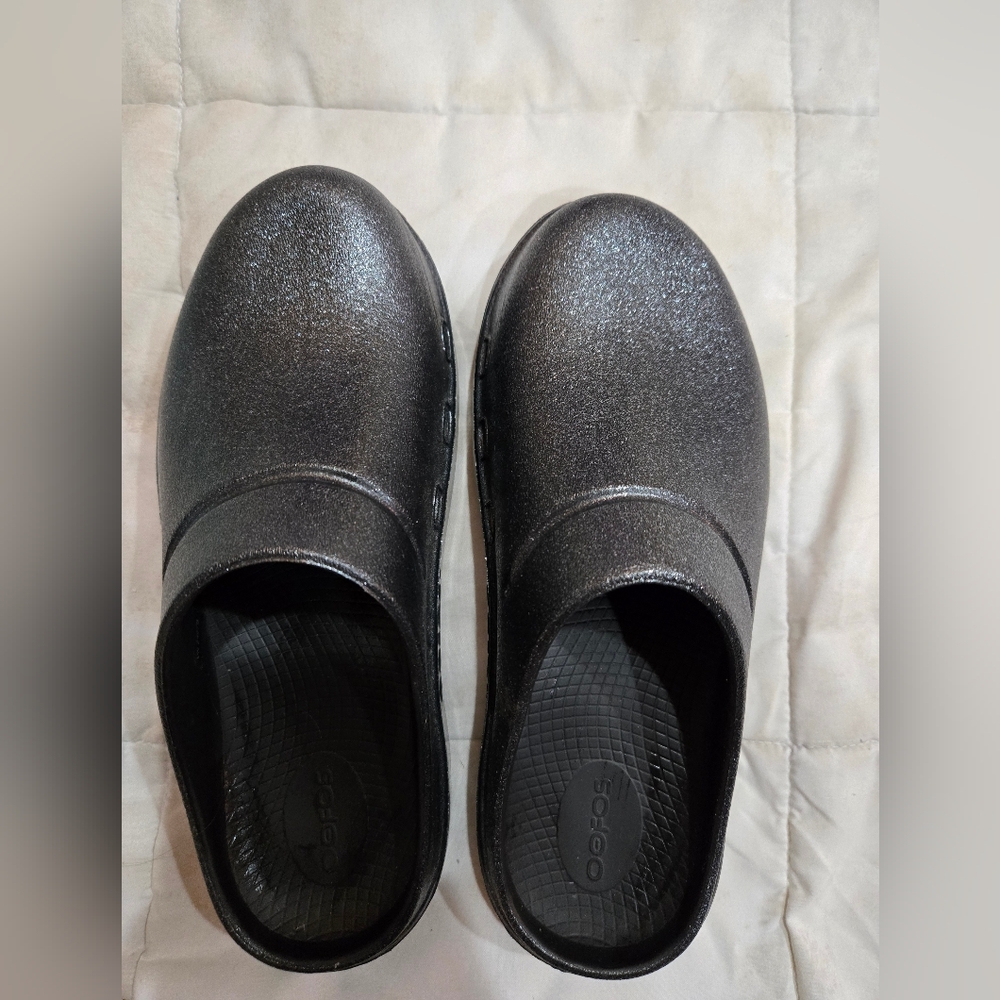 OOFOS Black Mules & Clogs